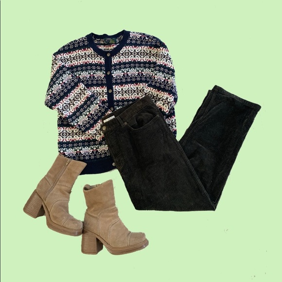 🚨MUST GO🚨 VTG dark forest green corduroy pants - Picture 2 of 5